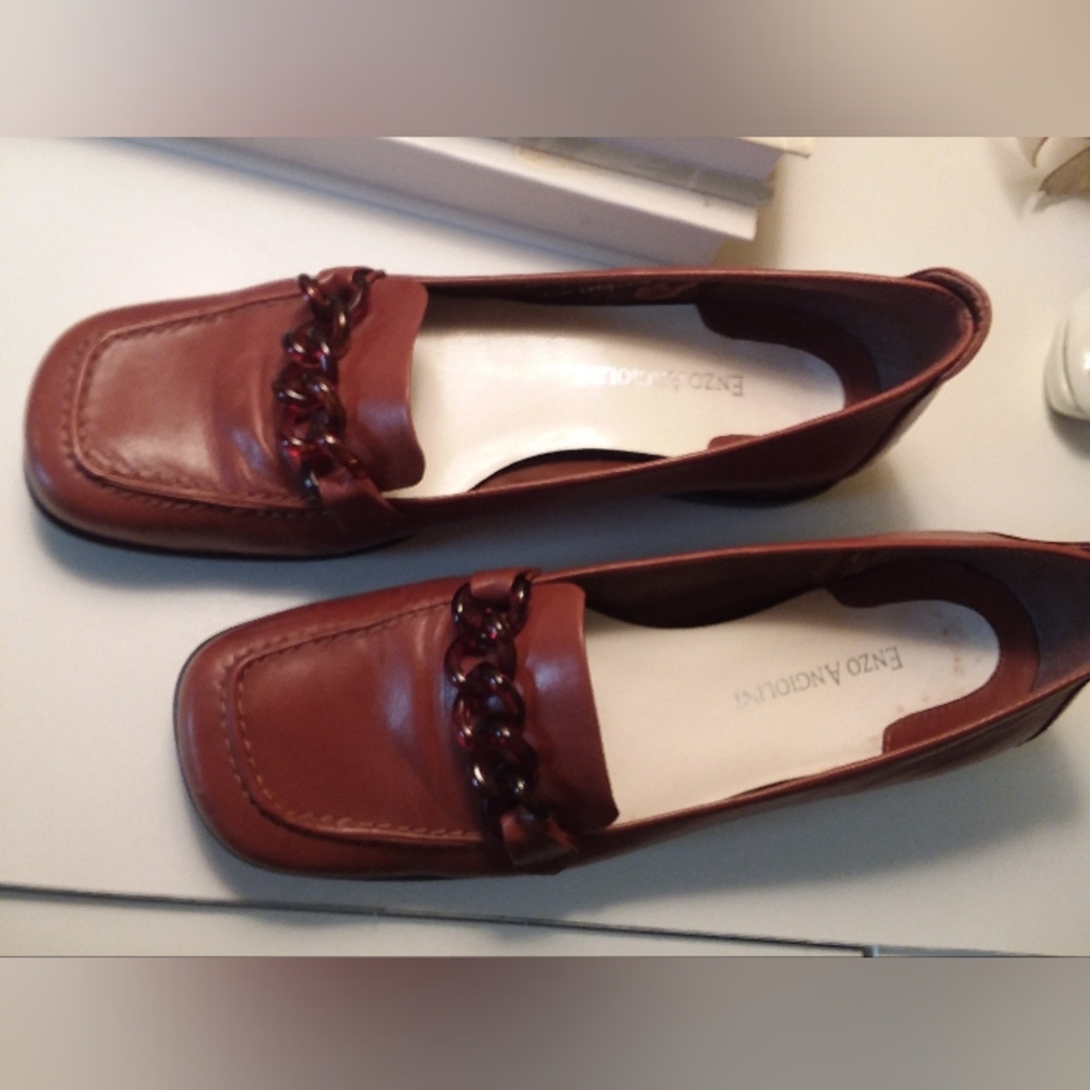 Ladies Enzo Angiolini Brown Leather Shoes 5 1/2 M.Condition is "Pre-owned"- E